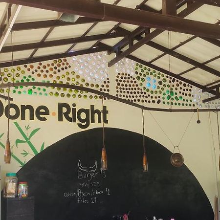 Done Right Hostel Phumi Chrouy Svay Bagian luar foto